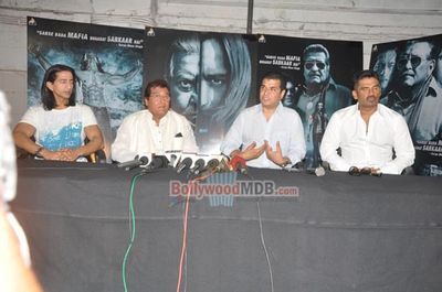 Suniel Shetty, Vinod Khanna, Vipinno at the press conference of the film 'Koyelaanchal'