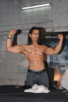 Suniel Shetty, Vinod Khanna, Vipinno at the press conference of the film 'Koyelaanchal'