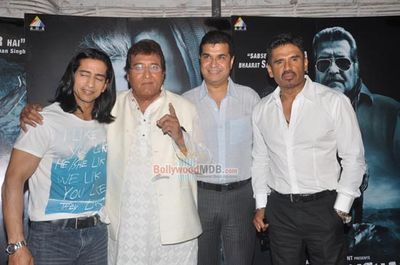 Suniel Shetty, Vinod Khanna, Vipinno at the press conference of the film \'Koyelaanchal\'