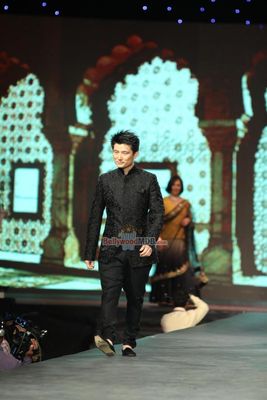 Bolly Celebs walk the ramp at 'Caring with Style' 9th Annual Fashion Show