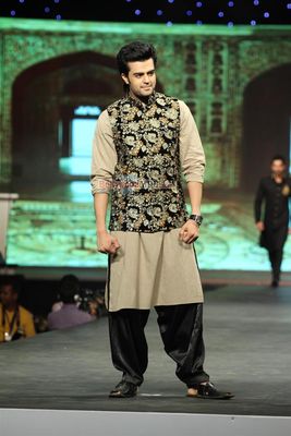 Bolly Celebs walk the ramp at 'Caring with Style' 9th Annual Fashion Show