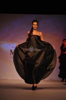 Hot Bollywood Celebs at the Mod'Art International Annual graduating fashion show