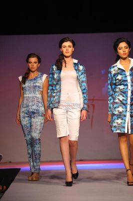 Hot Bollywood Celebs at the Mod'Art International Annual graduating fashion show