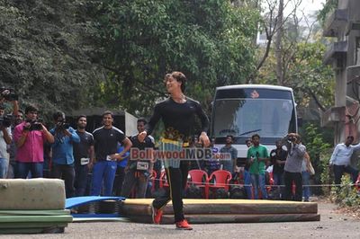 Tiger Shroff performs live action Parkour stunts to promote film 'Heropanti'