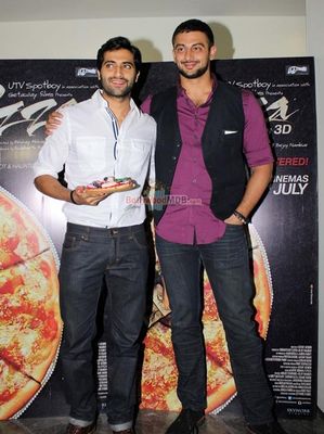 Arunoday Singh, Akshay Oberoi, Siddharth Roy Kapur at film 'PIZZA' 3D trailer launch