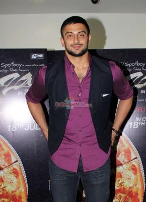 Arunoday Singh, Akshay Oberoi, Siddharth Roy Kapur at film 'PIZZA' 3D trailer launch