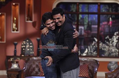 Akshay Kumar promotes film 'HOLIDAY' on the sets of Comedy Nights With Kapil