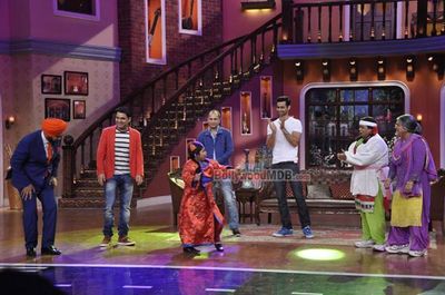 Akshay Kumar promotes film 'HOLIDAY' on the sets of Comedy Nights With Kapil