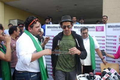 Hrithik Roshan and Subhash Ghai participates in Clean India Campaign at Whistling Woods International