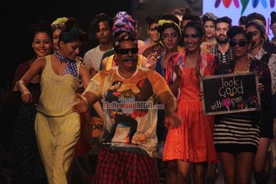 Kalki Koechlin and Cyrus Broacha walk the ramp for stylist Ami Patel at the Myntra Fashion Weekend 2014