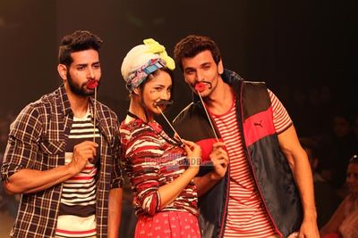 Kalki Koechlin and Cyrus Broacha walk the ramp for stylist Ami Patel at the Myntra Fashion Weekend 2014