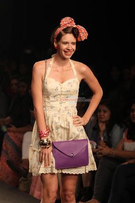 Kalki Koechlin and Cyrus Broacha walk the ramp for stylist Ami Patel at the Myntra Fashion Weekend 2014