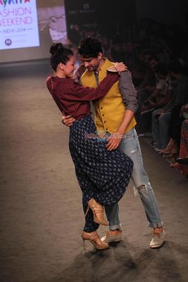Kalki Koechlin and Cyrus Broacha walk the ramp for stylist Ami Patel at the Myntra Fashion Weekend 2014