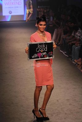 Kalki Koechlin and Cyrus Broacha walk the ramp for stylist Ami Patel at the Myntra Fashion Weekend 2014