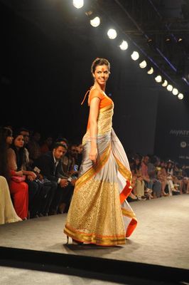 Mandira Bedi and Gutthi aka Sunil Grover present Joi de Vivre Collection at the Myntra Fashion Weekend 2014