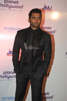 Gauri Khan with Sachiin Joshi at the signing ceremony of First Planet Hollywood Hotel in India