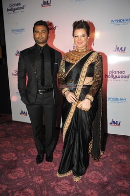 Gauri Khan with Sachiin Joshi at the signing ceremony of First Planet Hollywood Hotel in India