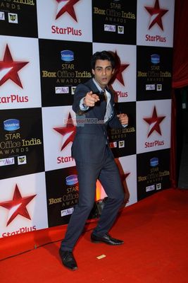 Bollywoods celebs studs Star Box Office India Awards 2014