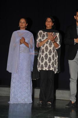 Bolly Celebs at Neetu Chandra\'s play \'Umrao\' for fund raise to support & create breast cancer awareness for Cancer Patients Aid Association