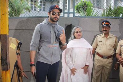 Bollywood celebs cast their votes in Maharashtra State Elections 2014