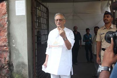 Bollywood celebs cast their votes in Maharashtra State Elections 2014