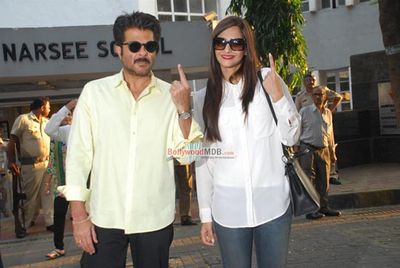 Bollywood celebs cast their votes in Maharashtra State Elections 2014