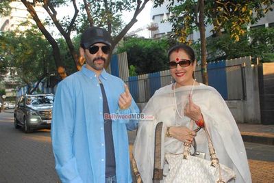 Bollywood celebs cast their votes in Maharashtra State Elections 2014