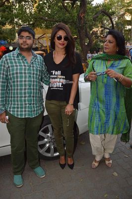 Bollywood celebs cast their votes in Maharashtra State Elections 2014