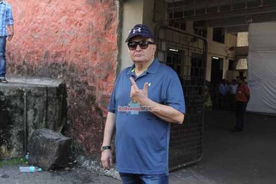Bollywood celebs cast their votes in Maharashtra State Elections 2014