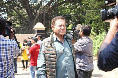 Bollywood celebs cast their votes in Maharashtra State Elections 2014