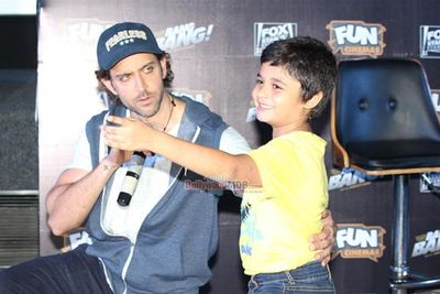 Hrithik Roshan organises a kids special screening of film 'Bang Bang!'
