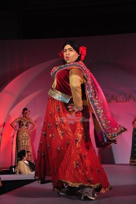 Parvathy Omanakuttan, Juhi Babbar and Anup Soni walk the ramp for designer Nisha Sagar