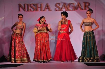 Parvathy Omanakuttan, Juhi Babbar and Anup Soni walk the ramp for designer Nisha Sagar