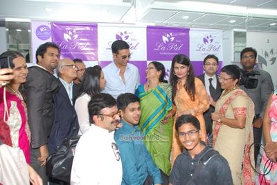 Akshay Kumar, Raakhee Gulzar and Urvashi Rautela at the launch of skin clinic- La Piel