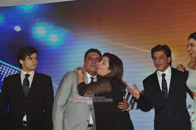 'Happy New Year' team launches song Sharabi music video