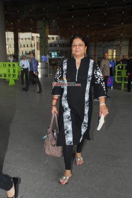 Priyanka Chopra snapped at Mumbai International Airport