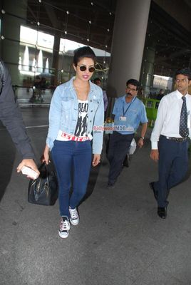 Priyanka Chopra snapped at Mumbai International Airport