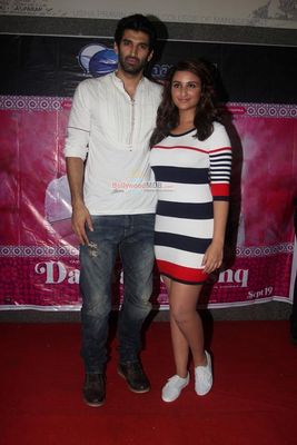 Parineeti Chopra and Aditya Roy Kapur kickstart Vaayu Festival at NMIMS College