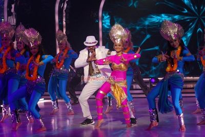 Deepika Padukone and Arjun Kapoor on show Jhalak Dikhhla Jaa 7