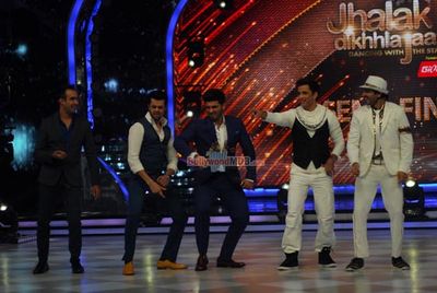 Deepika Padukone and Arjun Kapoor on show Jhalak Dikhhla Jaa 7