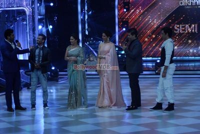 Deepika Padukone and Arjun Kapoor on show Jhalak Dikhhla Jaa 7