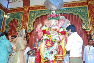 Priyanka Chopra visits Andhericha Raja Ganesh Pandal  with Darshan Kumaar