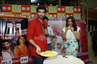 Aditya Roy Kapur and Parineeti Chopra at BIG FM Studios
