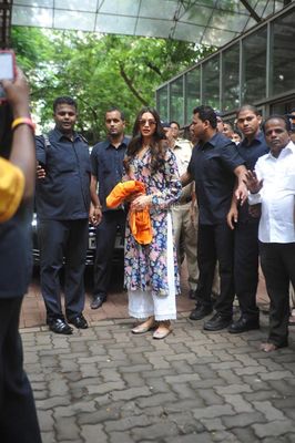 Deepika Padukone visits Siddhivinayak Temple for the success of film 'Finding Fanny'
