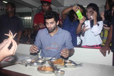 Aditya Roy Kapur and Parineeti Chopra during the Flag off the Daawat-E-Ishq food yatra