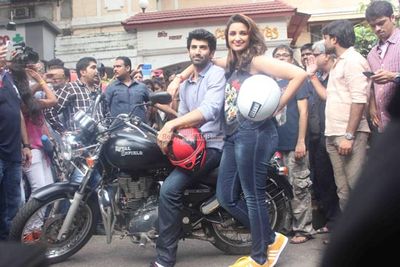Aditya Roy Kapur and Parineeti Chopra during the Flag off the Daawat-E-Ishq food yatra