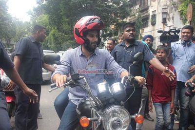 Aditya Roy Kapur and Parineeti Chopra during the Flag off the Daawat-E-Ishq food yatra