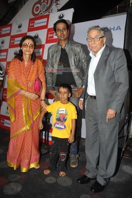 Vivek Oberoi celebrates birthday at special screening of 'Mary Kom' with cancer suffering kids in association with Cancer Patients Aid Association