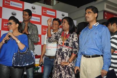 Vivek Oberoi celebrates birthday at special screening of 'Mary Kom' with cancer suffering kids in association with Cancer Patients Aid Association