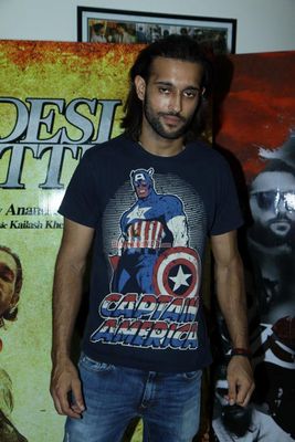 The lead star-cast at film 'Desi Kattey' press meet